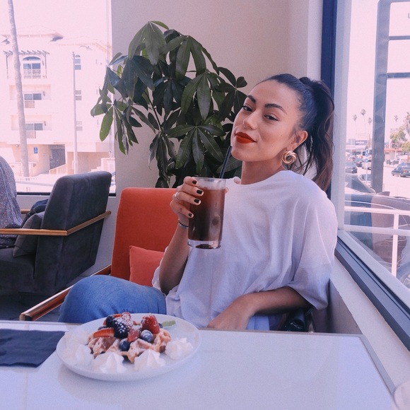 Meet your Posher, Brisa - Picture 2 of 3